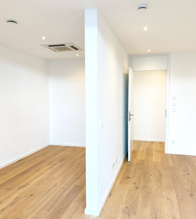 Schlafzimmer und begehbarer Schrank.JPEG